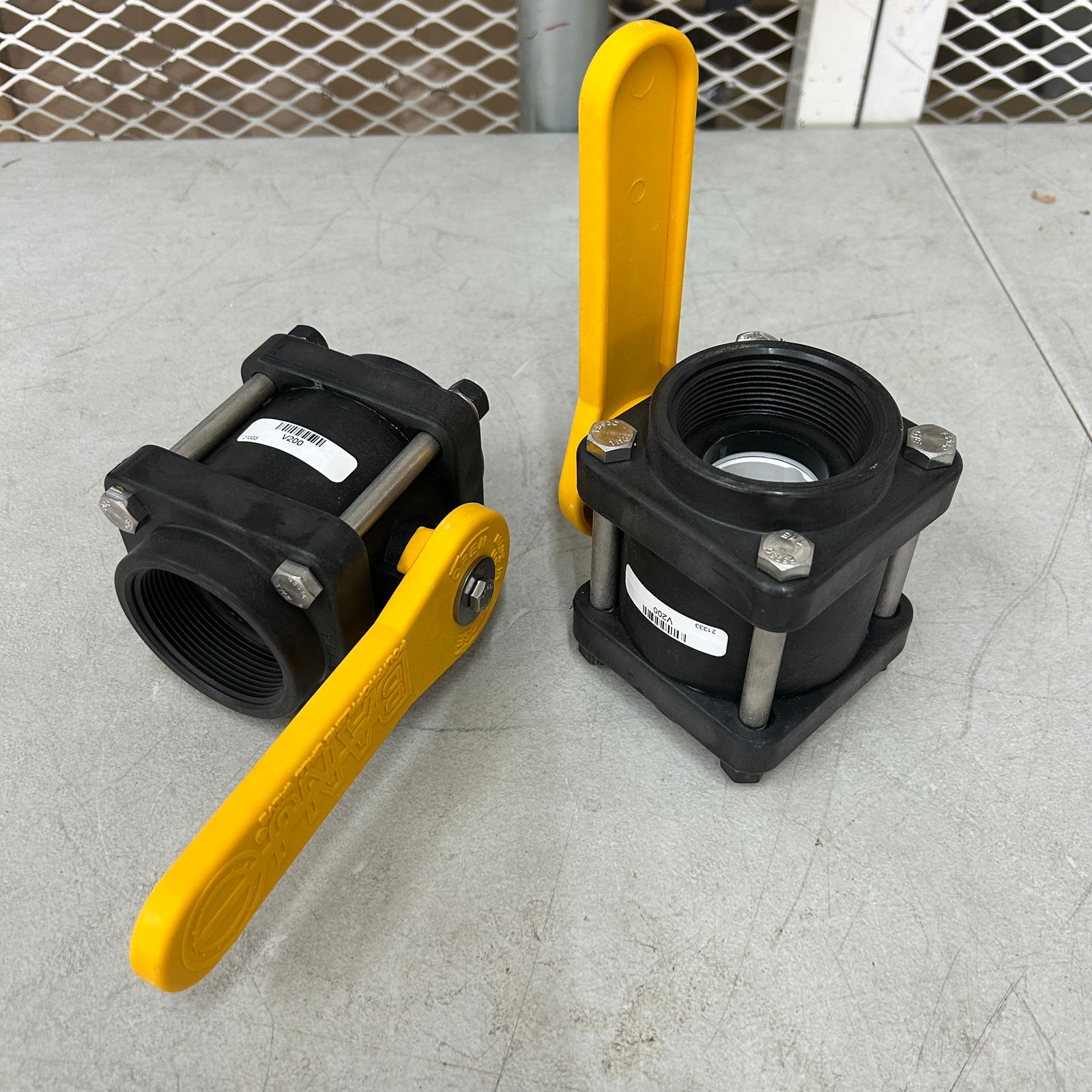 foto de válvula Banjo V200, válvula de polipropileno, válvula agrícola, válvula química, válvula de bola roscada, válvula anticorrosiva, válvula para fertilizantes, válvula industrial resistente