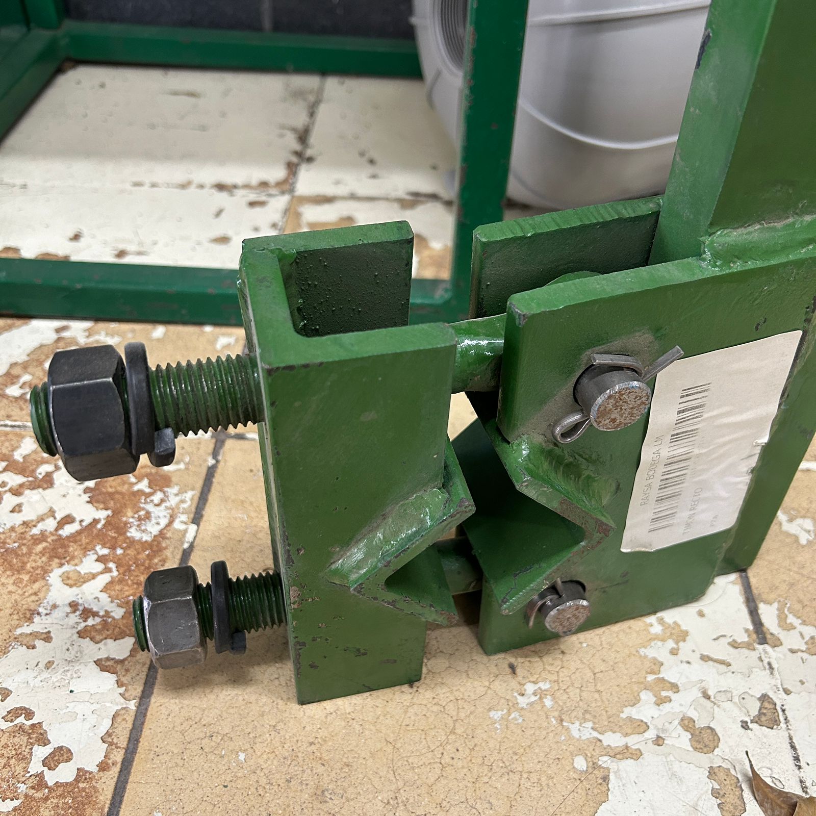 FOTO TIMON CURVO PARA CULTIVADORA AGRICOLA