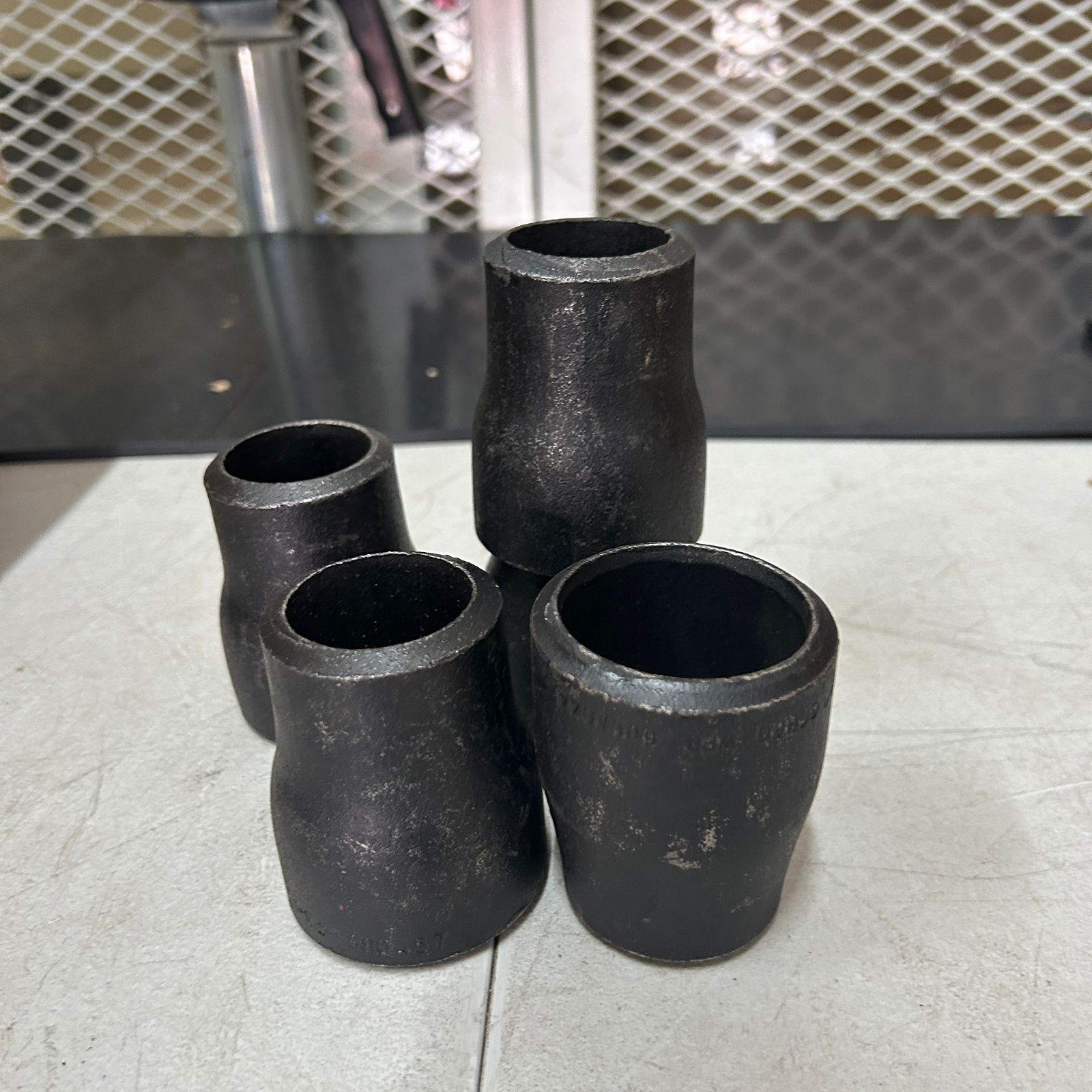 FOTO DE Reducción soldable de acero al carbón cédula 80 2"x 1 1/2"